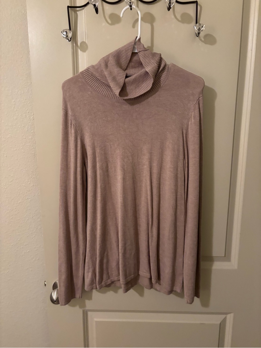 Women's Taupe Turtleneck Sweater - Classic Cozy Layer XL EUC Fall Winter Rayon